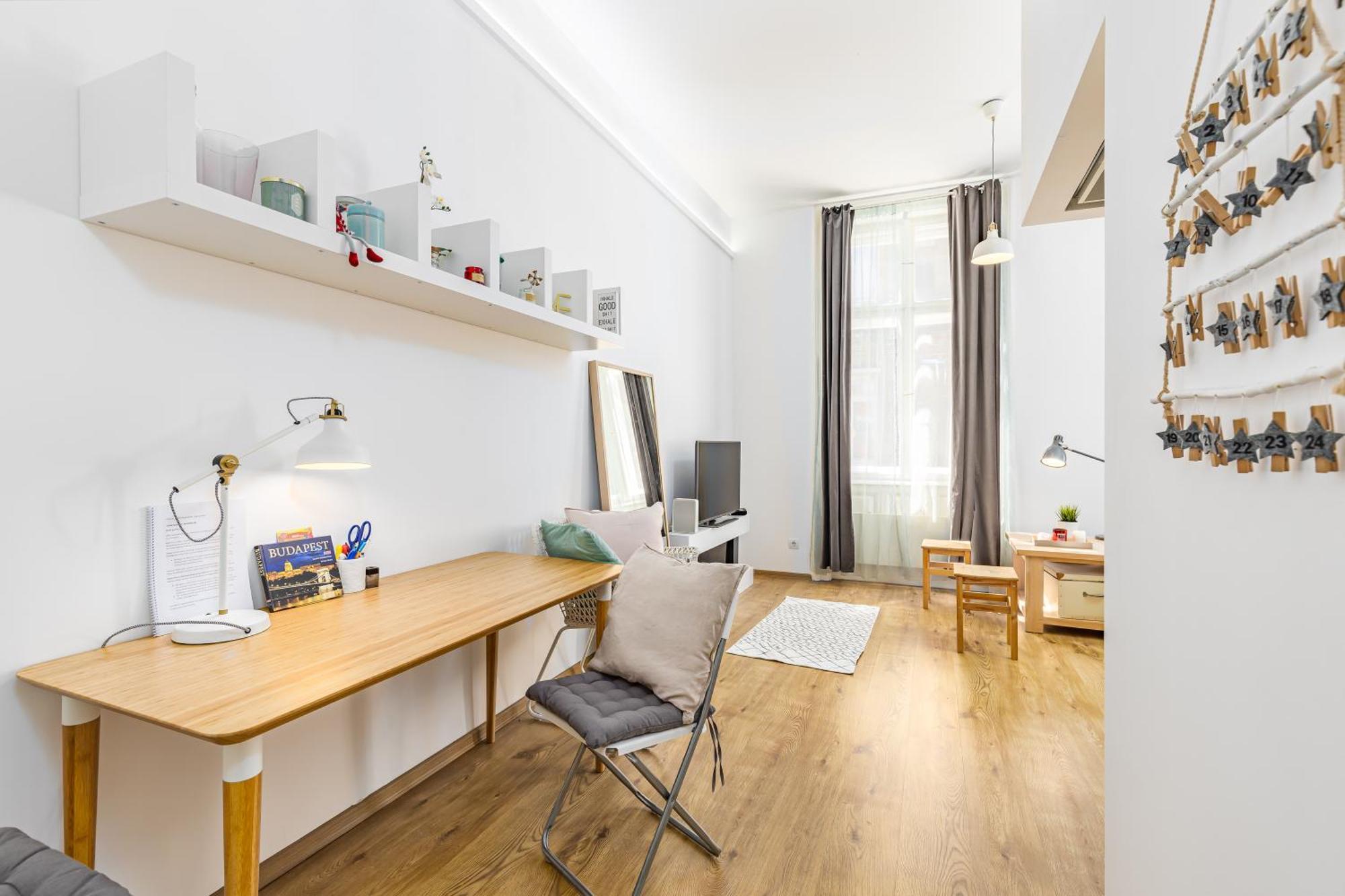 Apartment I Am At Center *